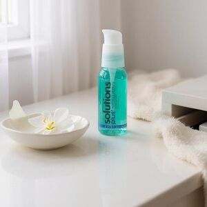 Avon Solutions plus+Maximum Moisture